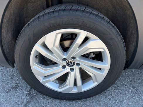 Used 2023 Volkswagen Atlas SE w/ Panoramic Sunroof Package image 8