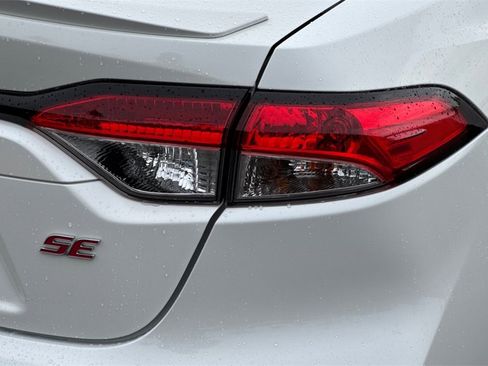 Used 2021 Toyota Corolla SE image 31