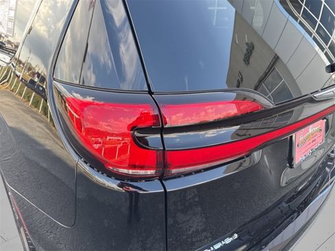 New 2026 Chrysler Pacifica Limited image 33