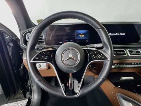 Used 2025 Mercedes-Benz GLE 450e 4MATIC image 12