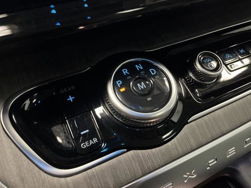 Used 2025 Ford Expedition Max Platinum w/ Platinum Ultimate Package image 23