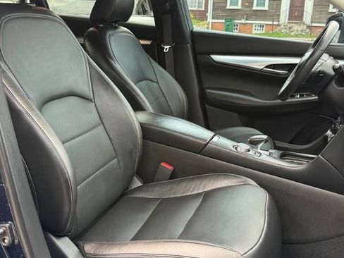 Used 2019 INFINITI QX50 Essential AWD/4WD image 9