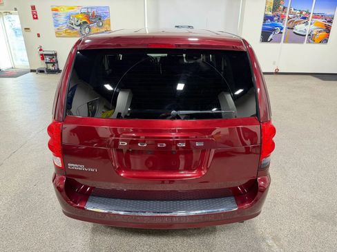 Used 2019 Dodge Grand Caravan SE image 17