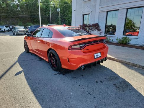 Used 2018 Dodge Charger R/T Scat Pack w/ Beats Audio Group RWD image 3