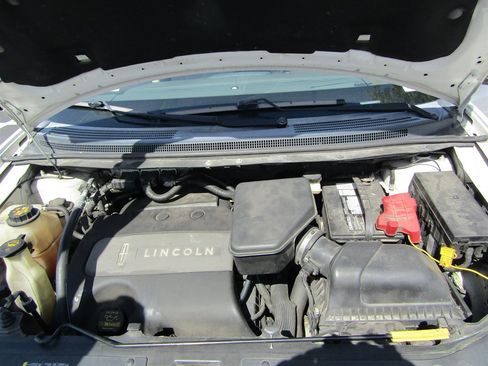 Used 2013 Lincoln MKX AWD image 13