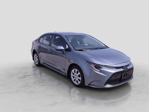 Used 2021 Toyota Corolla LE w/ Carpet Mat Package (TMS) FWD image 2