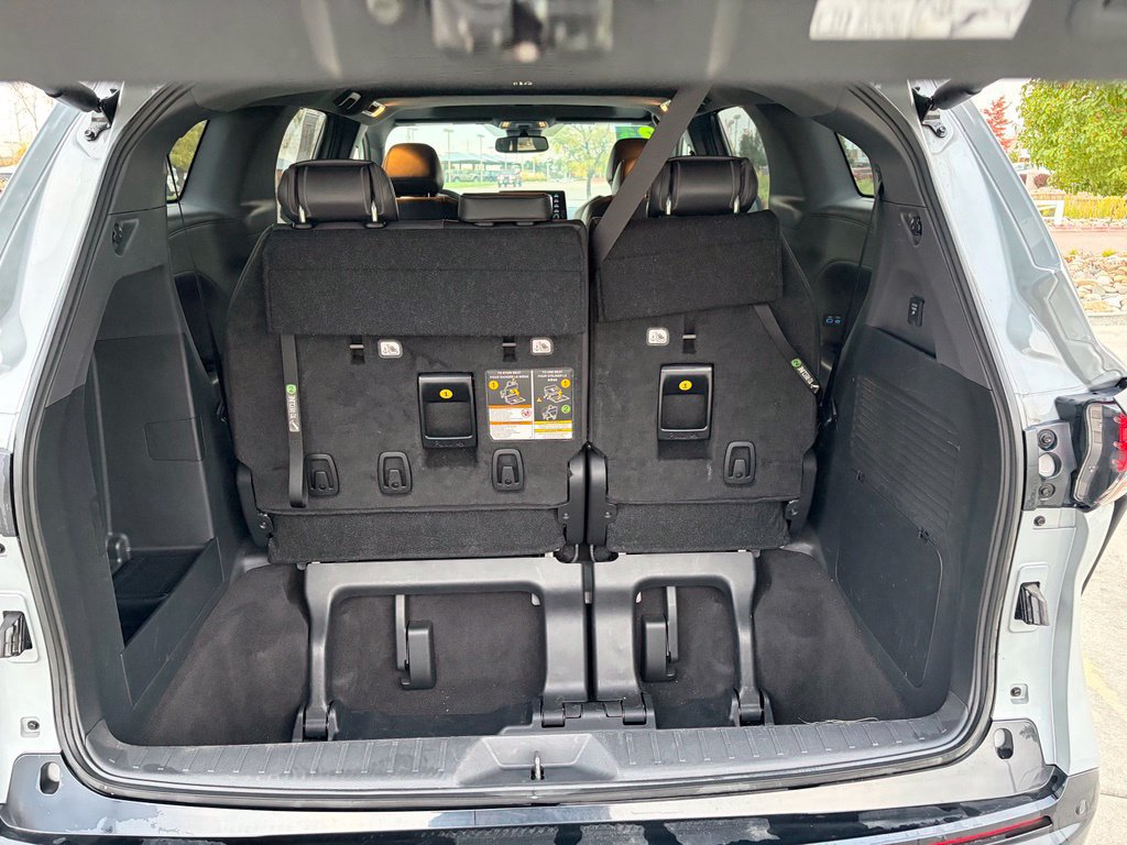 Used 2023 Toyota Sienna XSE w/ XSE Plus Package AWD/4WD image 13