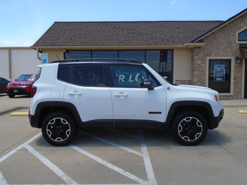 Used 2016 Jeep Renegade Trailhawk AWD/4WD image 5