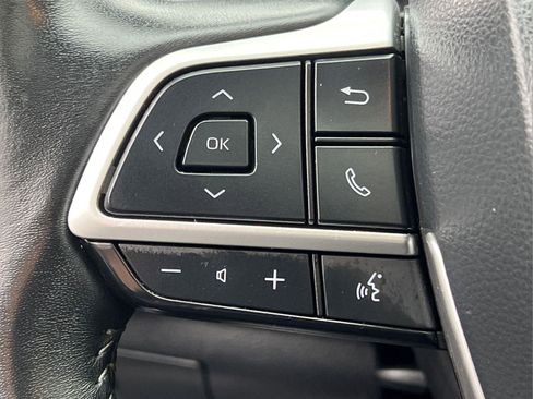 Used 2022 Toyota Highlander XLE image 26