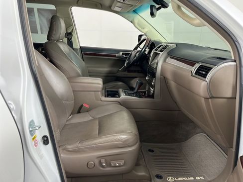 Used 2017 Lexus GX 460 Luxury image 6