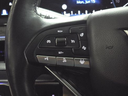 Used 2023 Cadillac Escalade Premium Luxury RWD image 14
