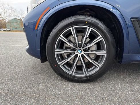 Used 2022 BMW X5 xDrive40i w/ M Sport Package image 25