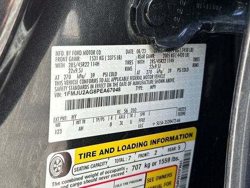 Used 2023 Ford Expedition Limited AWD/4WD image 32