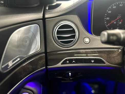 Used 2019 Mercedes-Benz S 560 Sedan image 30