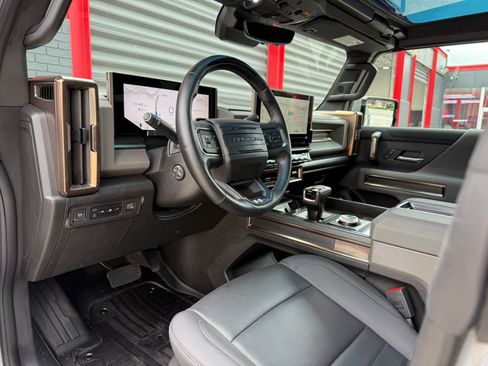 Used 2024 GMC Hummer EV 2X w/ Extreme Off-Road Package AWD/4WD image 15