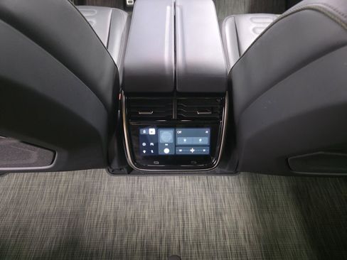 Used 2022 Rivian R1T Adventure image 22