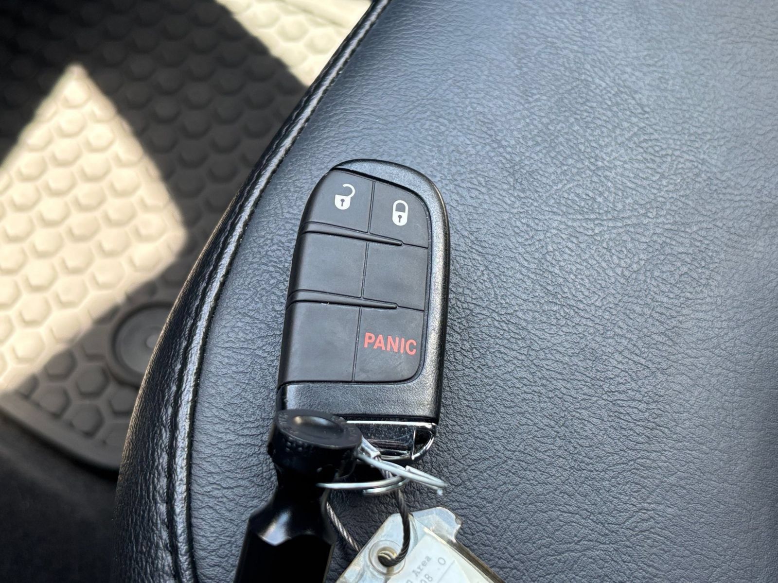 Used 2025 Jeep Compass Trailhawk AWD/4WD image 20