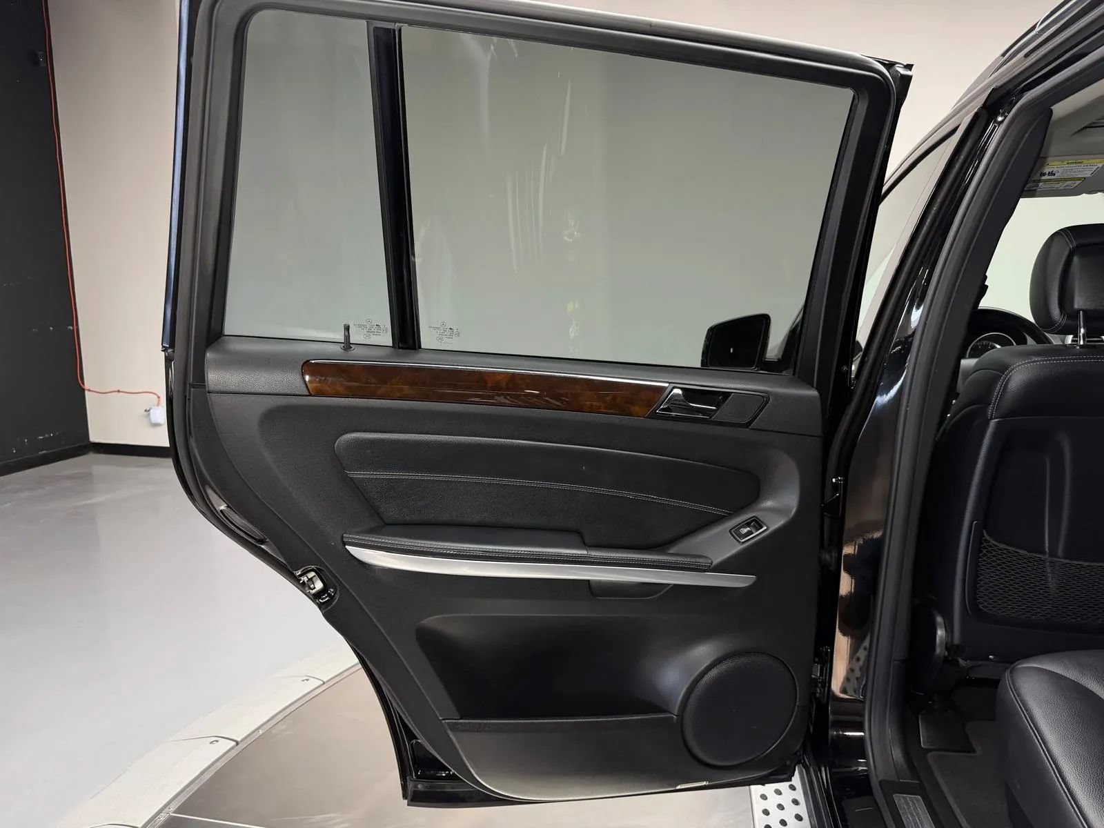 Used 2012 Mercedes-Benz GL 450 4MATIC w/ Premium 1 Pkg image 19