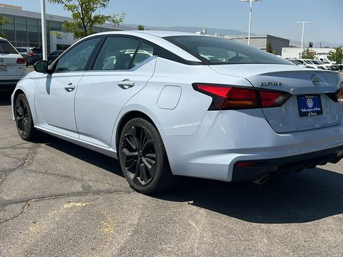 Used 2023 Nissan Altima 2.5 SR FWD image 7