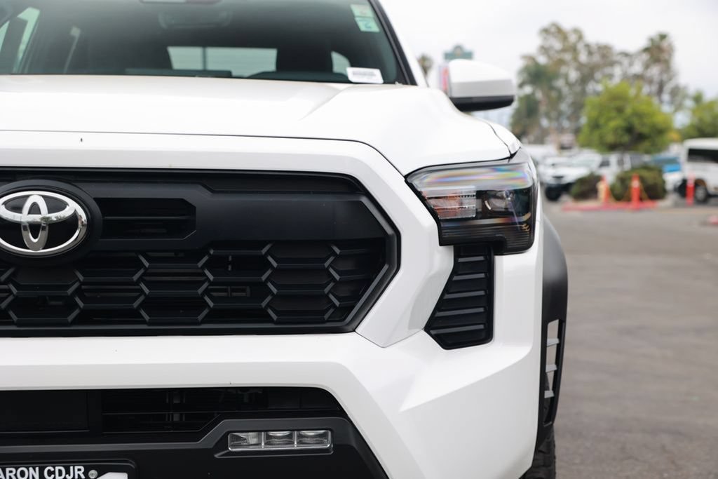 Used 2024 Toyota Tacoma TRD Off-Road AWD/4WD image 5
