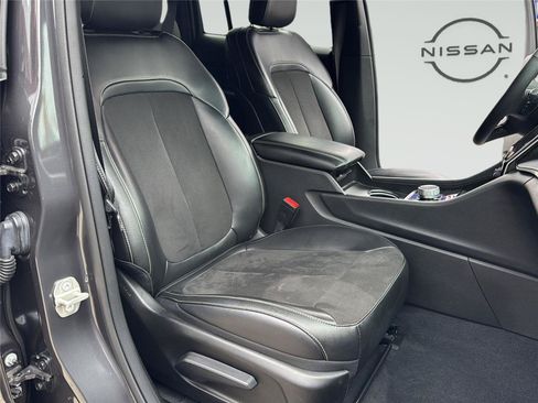 Used 2023 Jeep Grand Cherokee Altitude AWD/4WD image 35