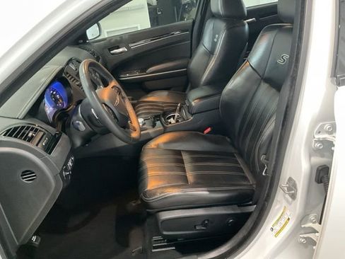 Used 2023 Chrysler 300 S RWD image 4