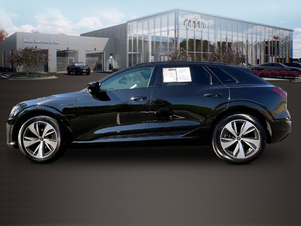 Used 2024 Audi Q8 e-tron Premium AWD/4WD image 4