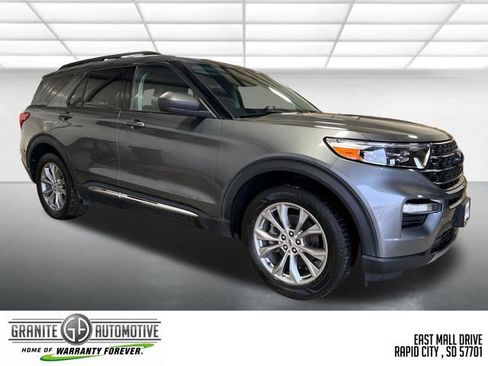 Used 2023 Ford Explorer XLT w/ Equipment Group 202A AWD/4WD image 7