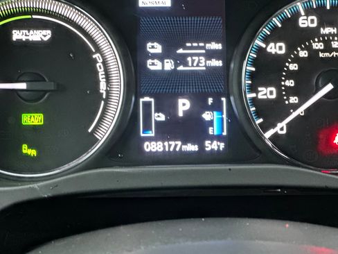 Used 2020 Mitsubishi Outlander SEL image 21