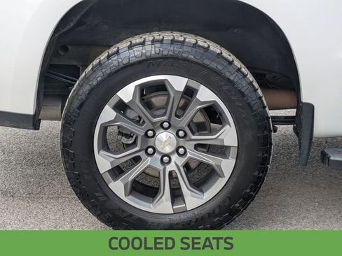 Used 2023 Chevrolet Silverado 1500 High Country w/ Technology Package AWD/4WD image 12