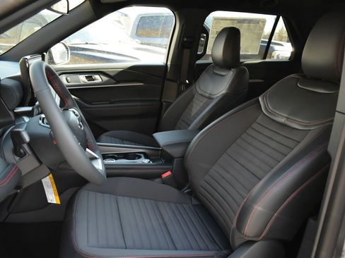 New 2026 Ford Explorer ST-Line w/ ST-Line Street Pack image 14