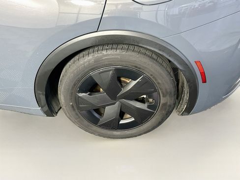 Used 2025 Toyota Prius LE FWD image 11