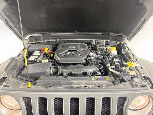 Used 2021 Jeep Wrangler Unlimited Sahara AWD/4WD image 39