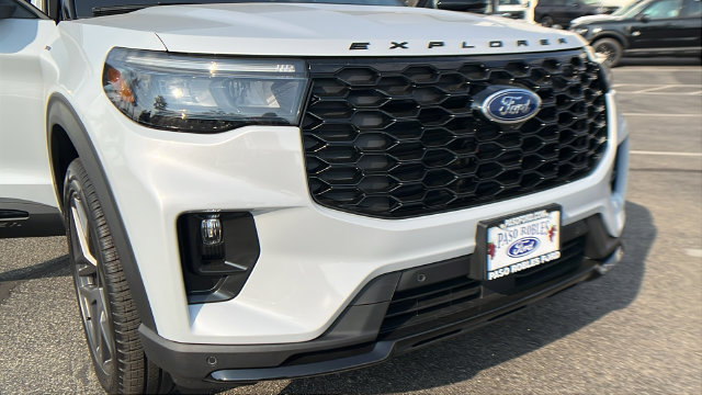 New 2026 Ford Explorer ST-Line w/ ST-Line Street Pack AWD/4WD image 10