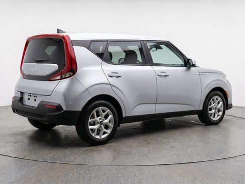Used 2025 Kia Soul LX w/ LX Technology Package FWD image 9