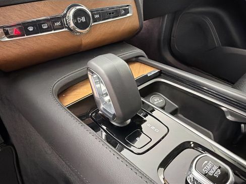 Certified 2023 Volvo XC90 B6 Core AWD/4WD image 16