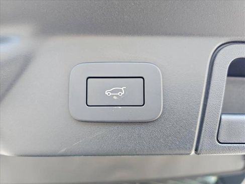 New 2026 Land Rover Range Rover Velar Dynamic SE AWD/4WD image 13