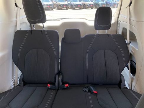 Used 2023 Chrysler Voyager LX FWD image 12