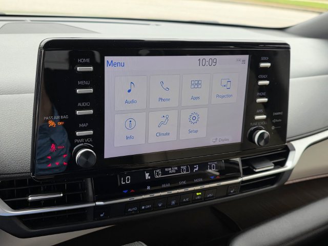 Certified 2023 Toyota Sienna XLE FWD image 19
