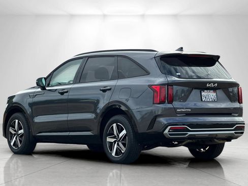 Used 2023 Kia Sorento EX w/ Panoramic Sunroof Package image 5