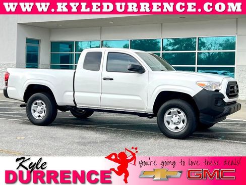 Used 2022 Toyota Tacoma SR image 1