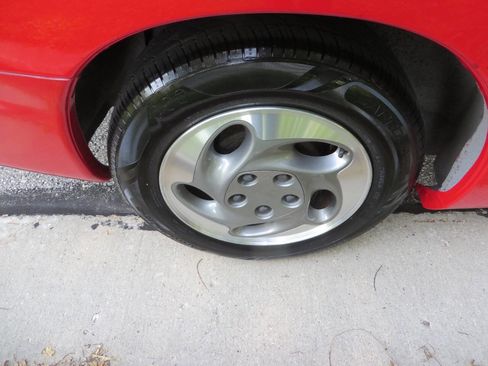 Used 1995 Pontiac Firebird Coupe image 19