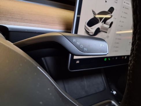 Used 2023 Tesla Model Y Performance image 9