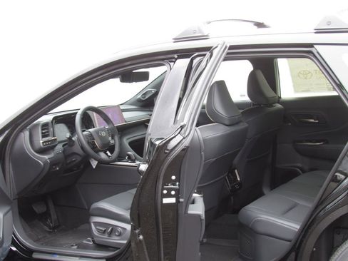 New 2026 Toyota Crown Signia image 14