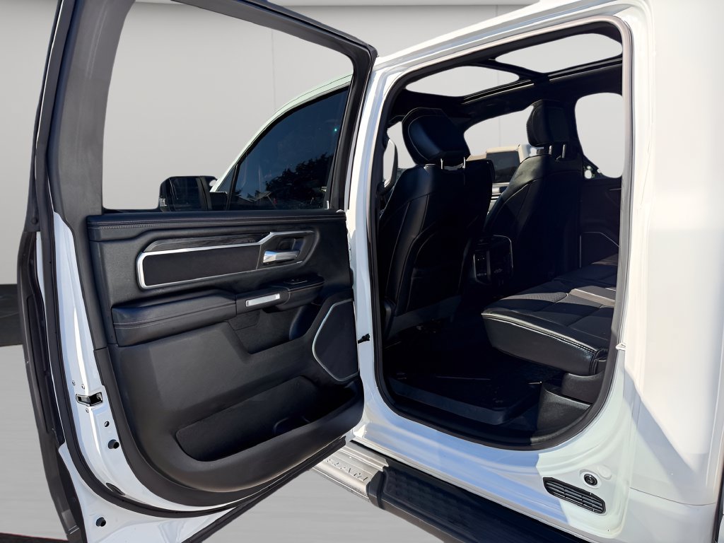 Used 2023 RAM 1500 Laramie AWD/4WD image 30