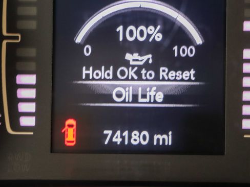 Used 2019 Jeep Cherokee Latitude w/ Popular Appearance Group image 16