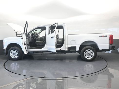 Used 2025 Ford F250 XLT image 78