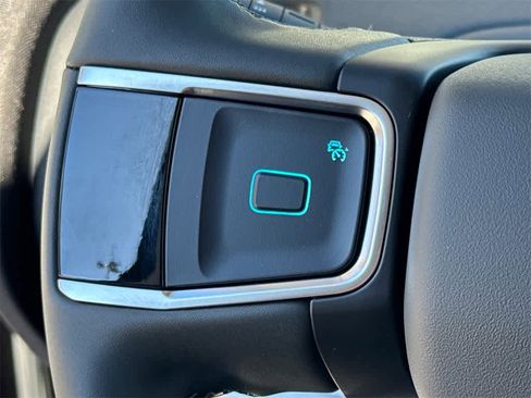 New 2025 Ford Expedition Active image 25