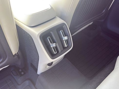 Used 2023 Volvo XC40 B5 Plus w/ Protection Package Premier image 27