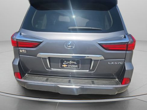 Used 2018 Lexus LX 570 4WD image 7